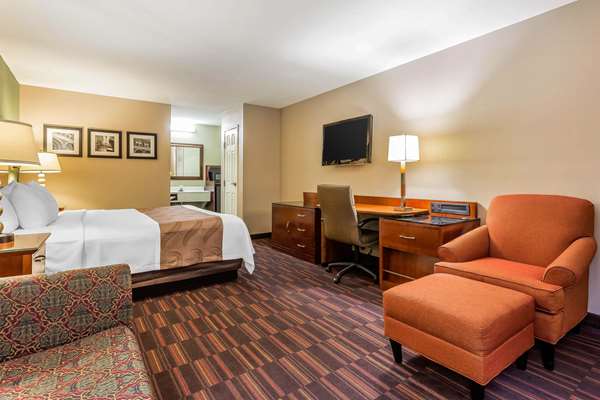 Suite - Quality Inn & Suites Warner Robins