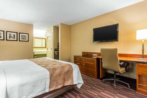 Suite - Quality Inn & Suites Warner Robins