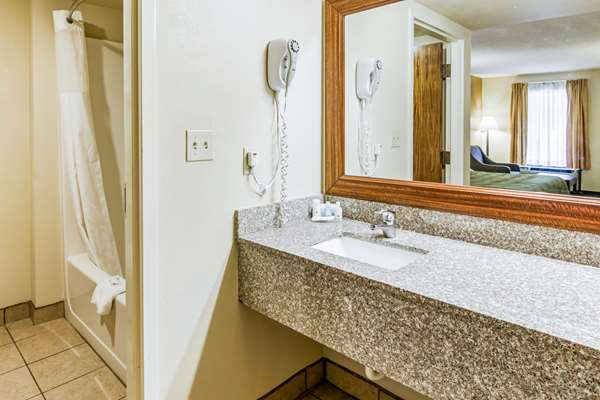  - Quality Inn Stone Mountain