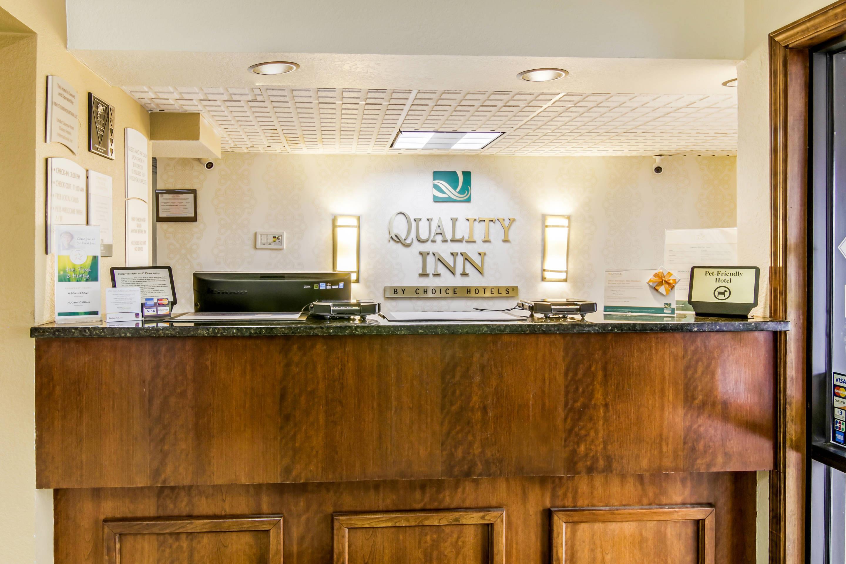 Front desk | Quality Inn Stone Mountain