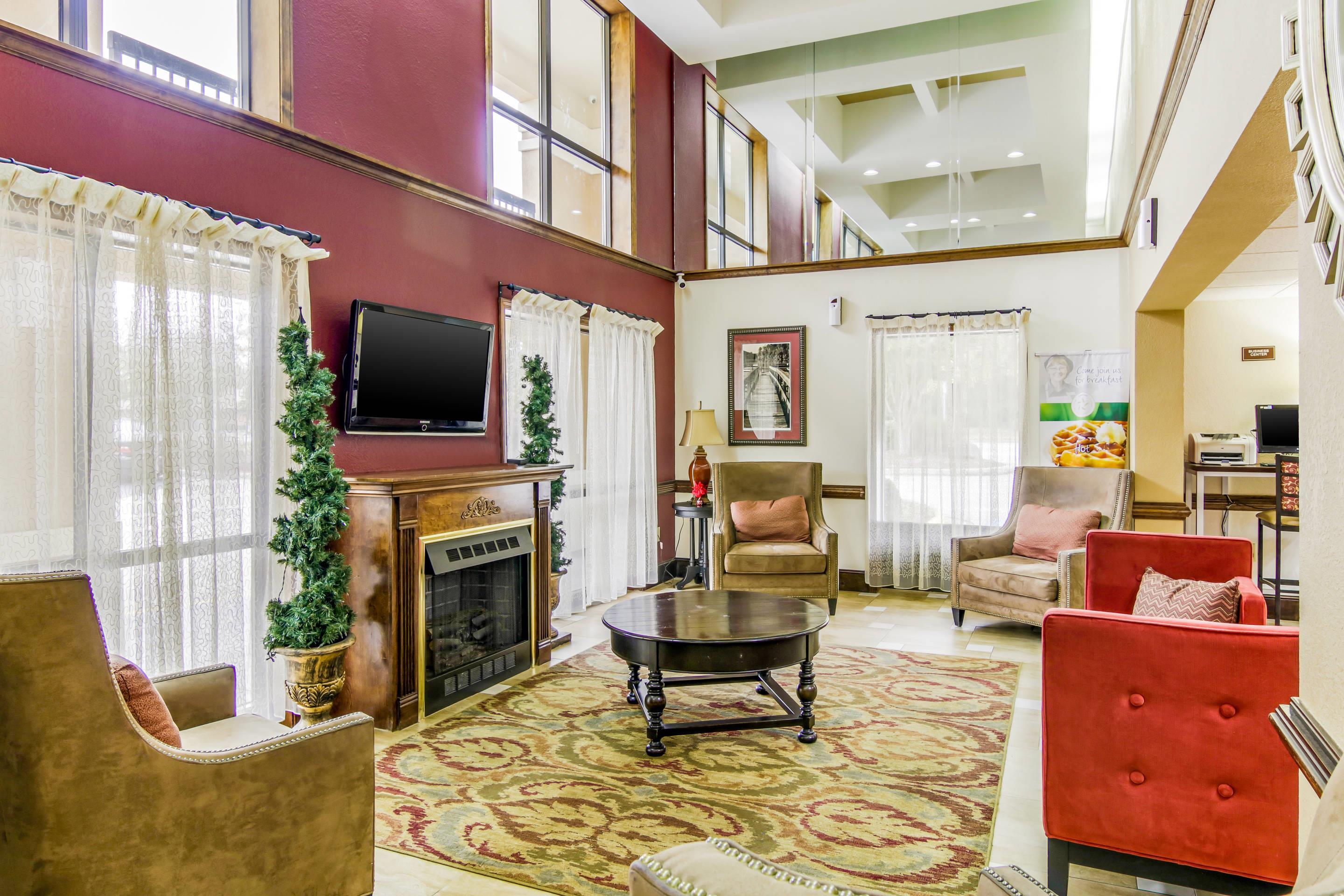 Hotel lobby | Quality Inn Stone Mountain