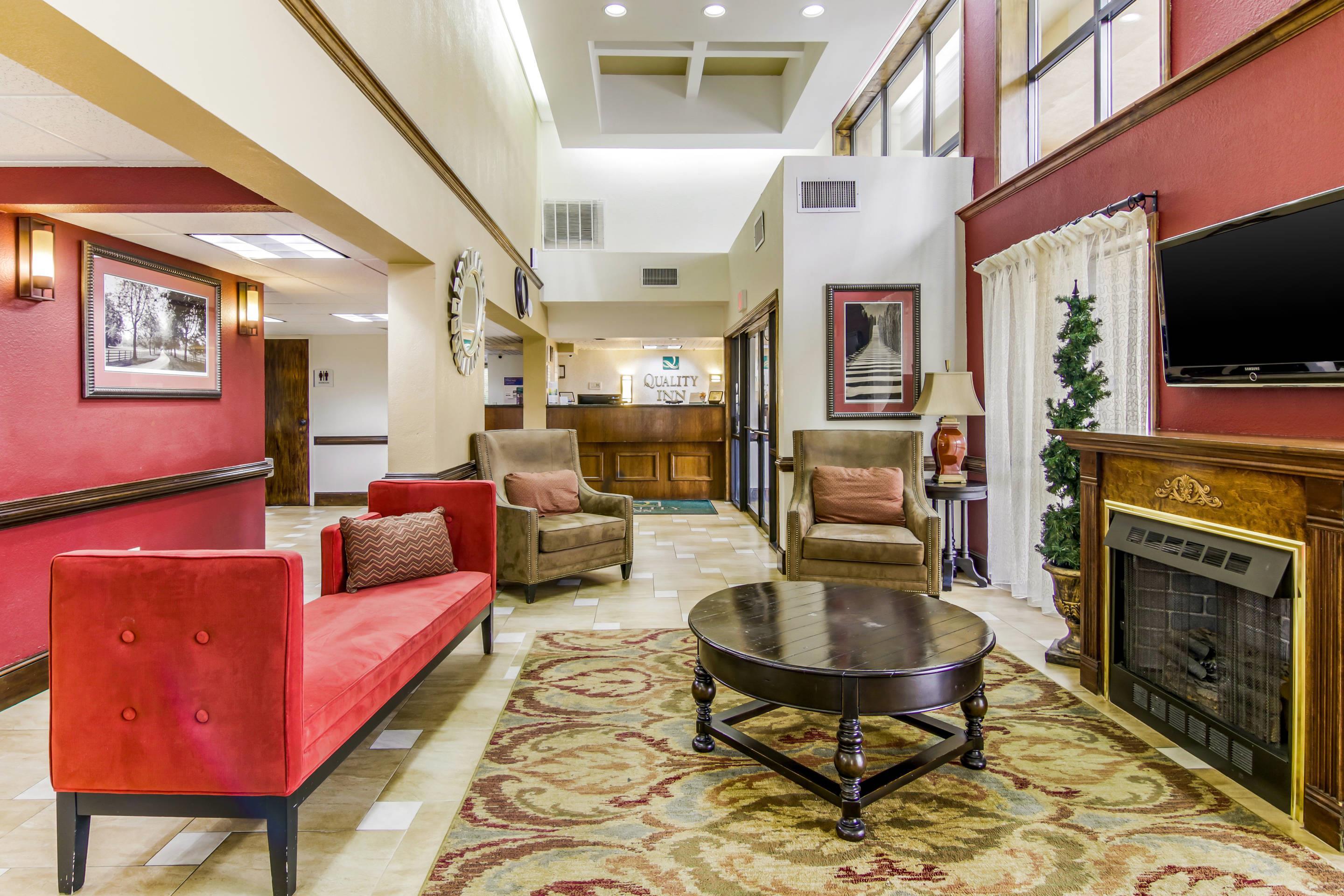 Hotel lobby | Quality Inn Stone Mountain