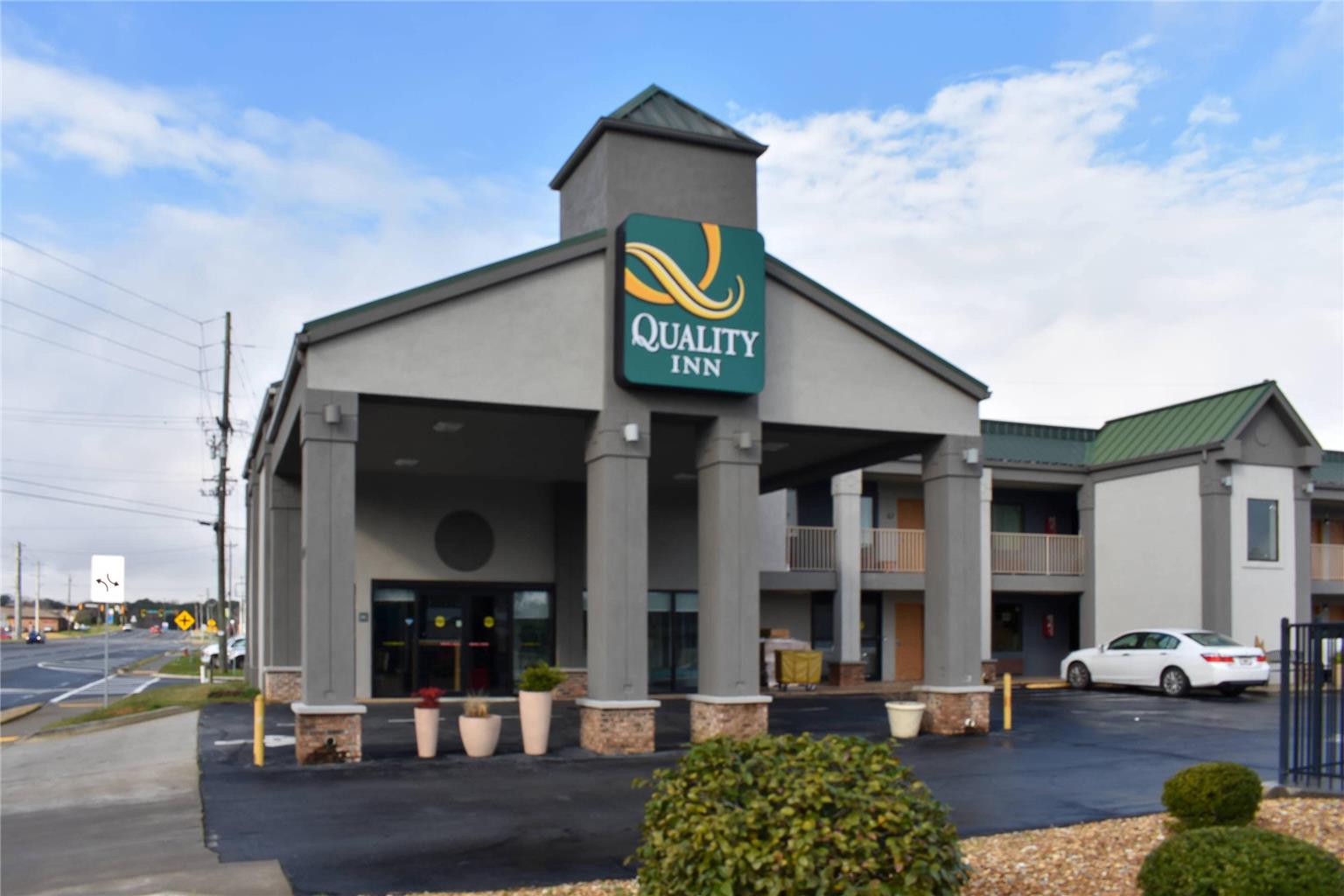 Quality Inn Calhoun