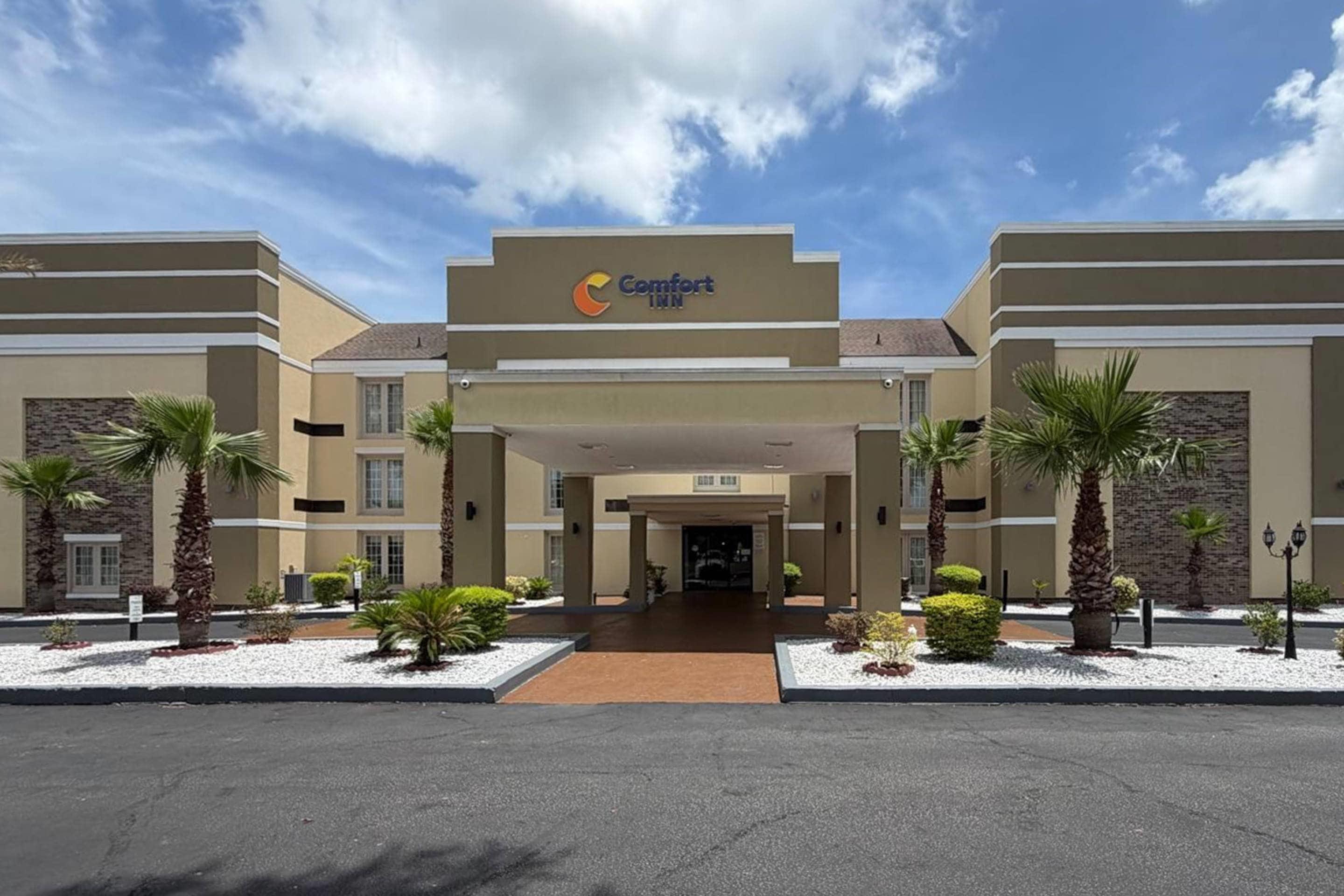Hotel Entrance | Comfort Inn
