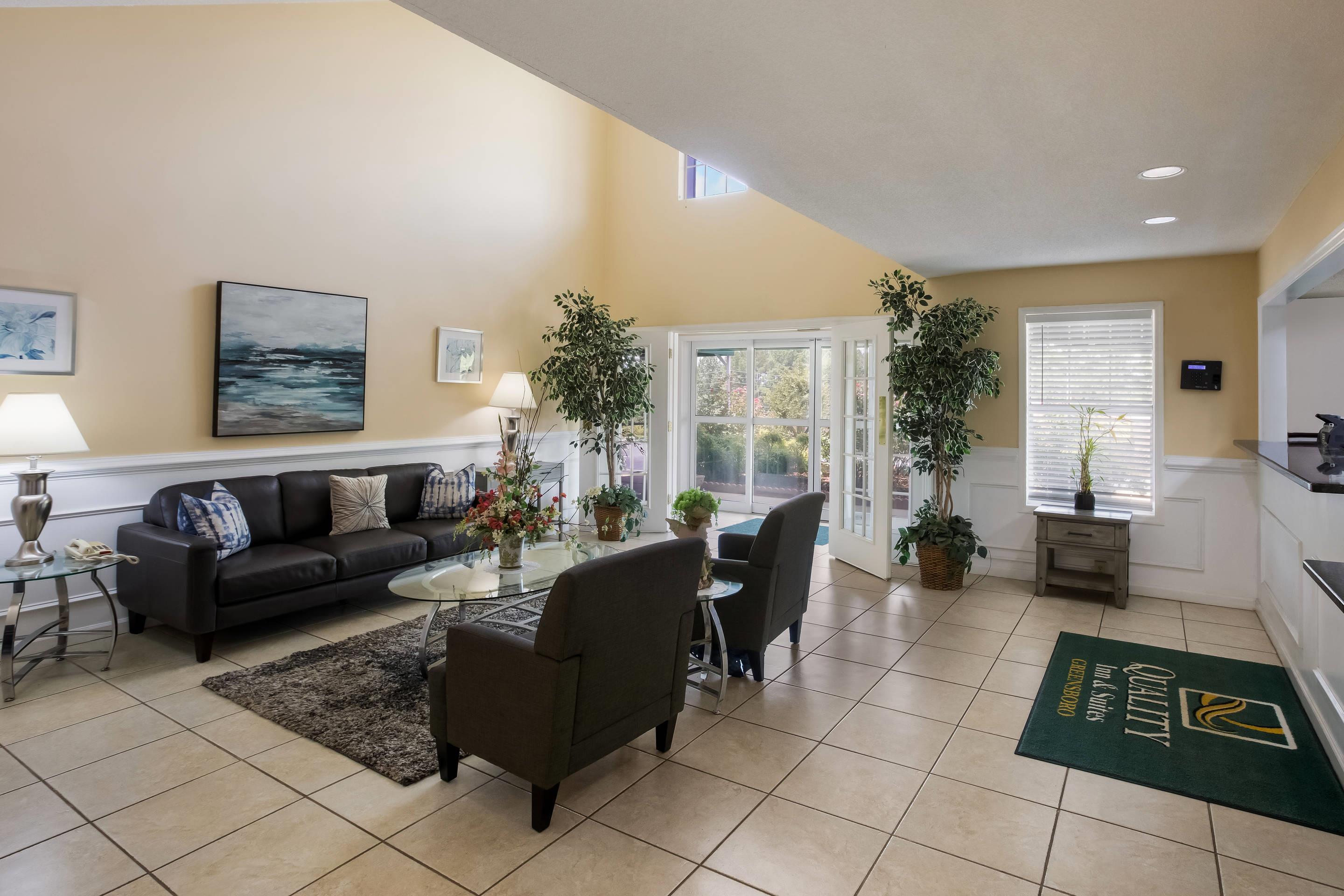 Spacious lobby | Quality Inn & Suites near Lake Oconee