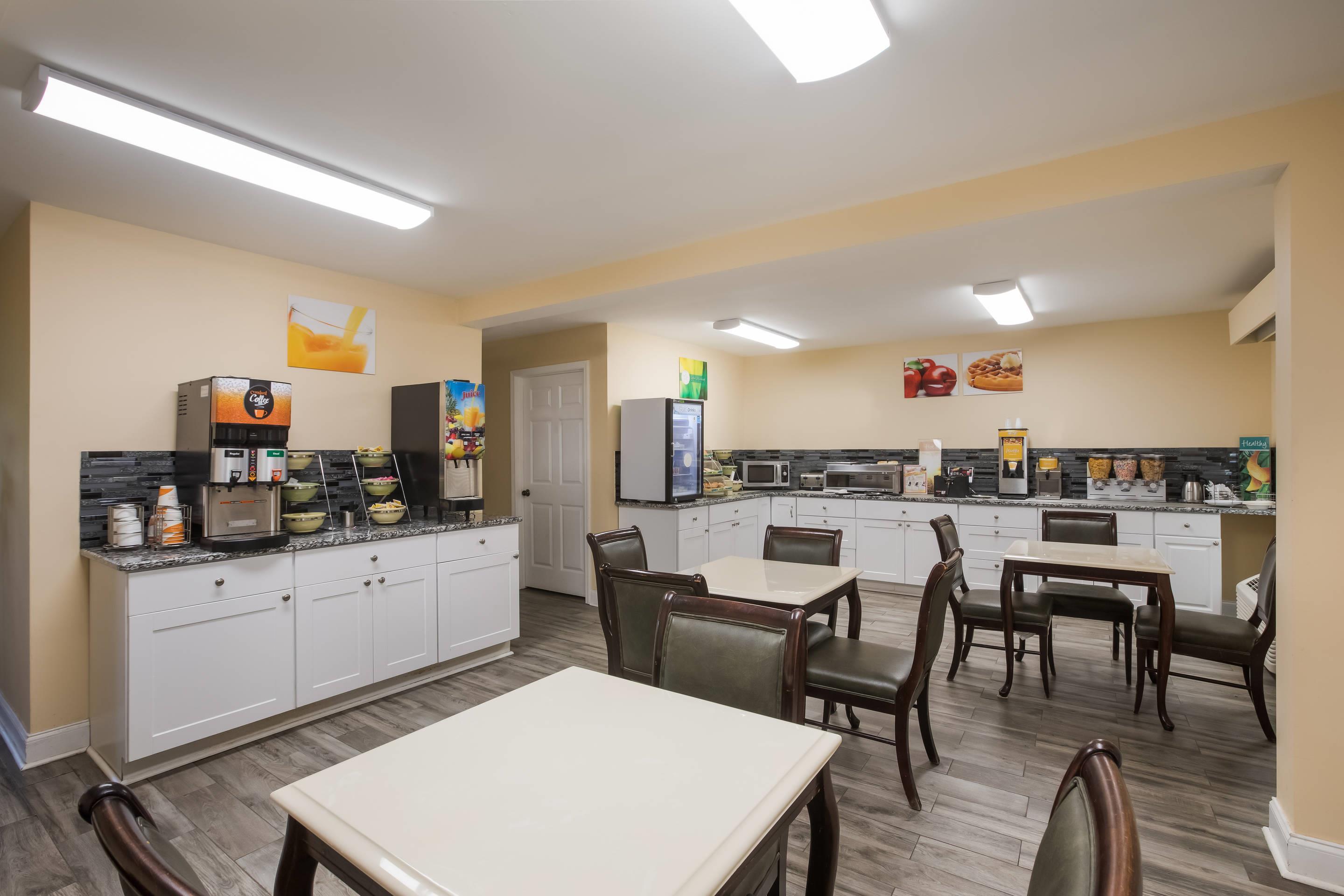 Breakfast area | Quality Inn & Suites near Lake Oconee