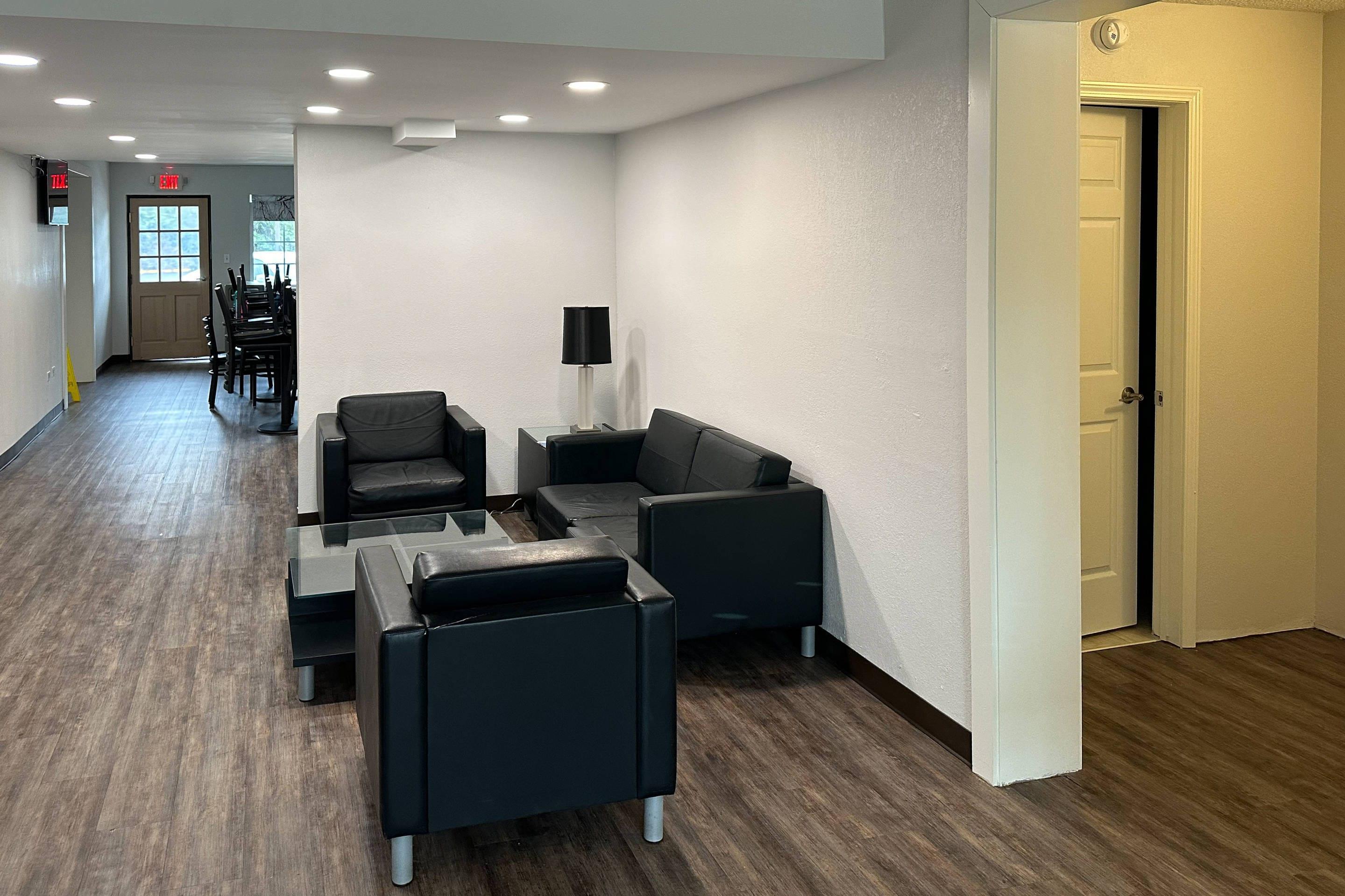 Lobby with sitting area | Quality Inn Forsyth
