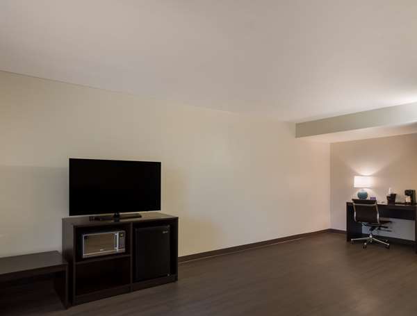  - Sleep Inn Midtown Savannah