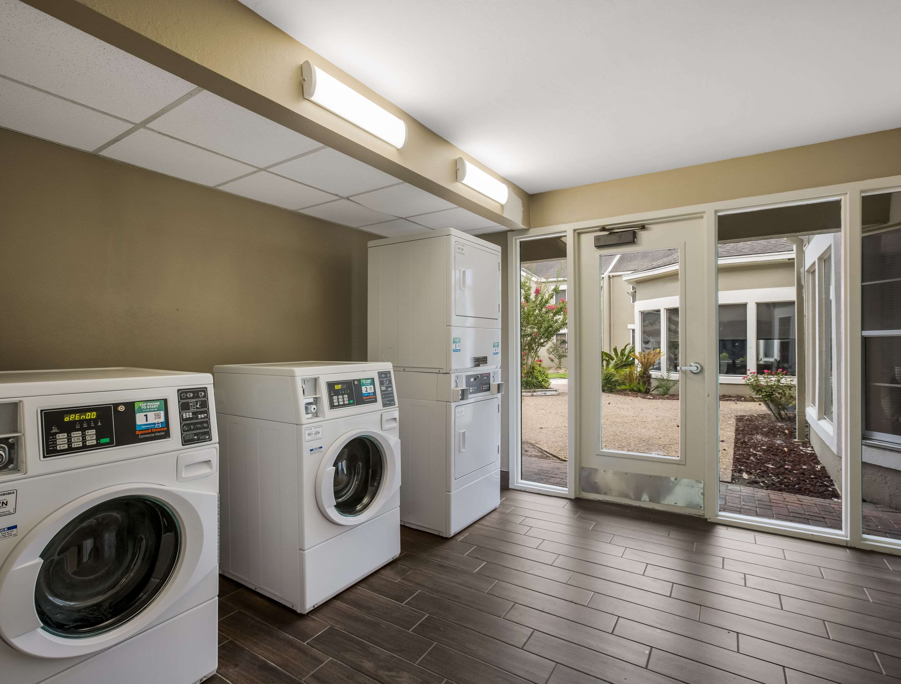 Guest laundry facilities | Sleep Inn Savannah Midtown