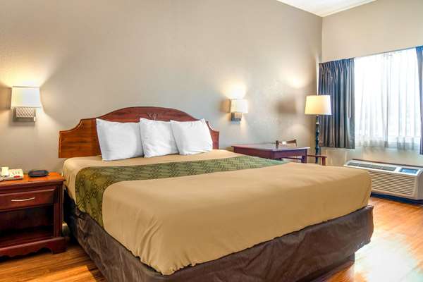  - Econo Lodge Inn & Suites Fort Oglethorpe