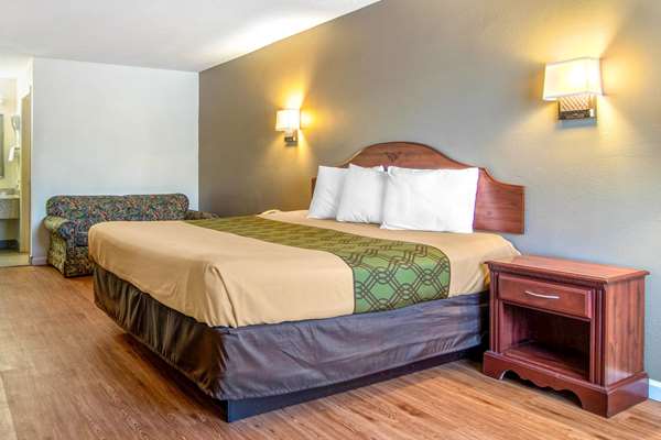  - Econo Lodge Inn & Suites Fort Oglethorpe