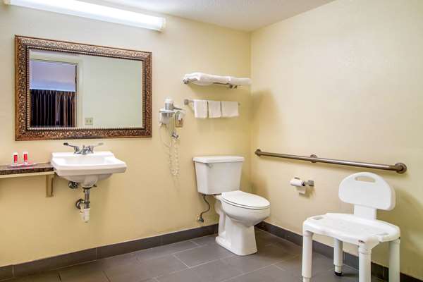  - Econo Lodge Inn & Suites Fort Oglethorpe