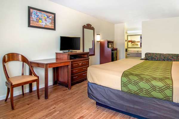  - Econo Lodge Inn & Suites Fort Oglethorpe