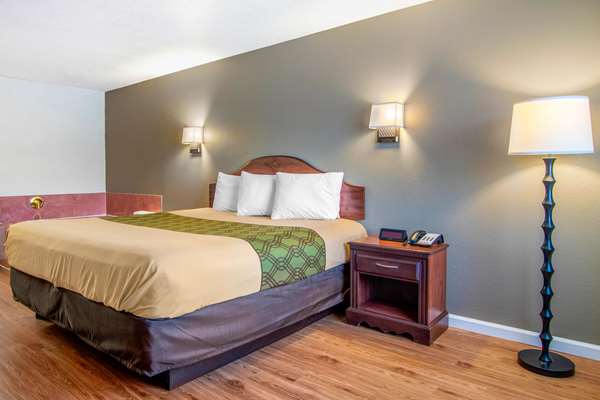  - Econo Lodge Inn & Suites Fort Oglethorpe
