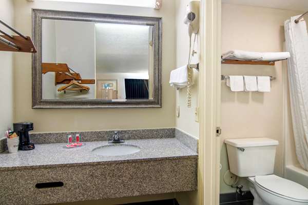  - Econo Lodge Inn & Suites Fort Oglethorpe
