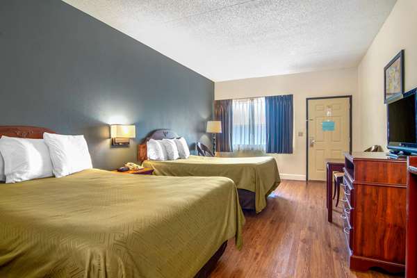  - Econo Lodge Inn & Suites Fort Oglethorpe