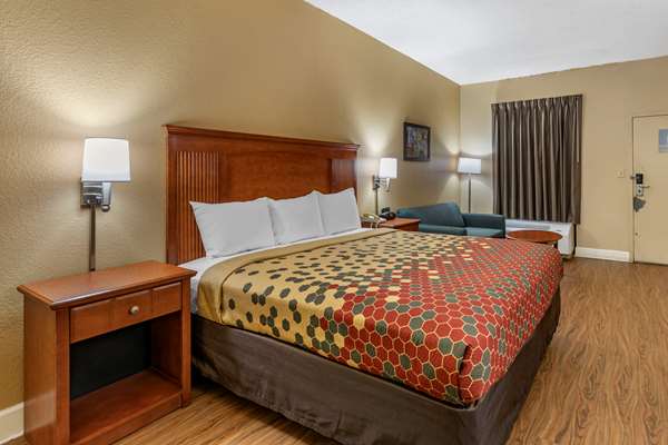  - Econo Lodge Cordele - I-75, Exit 101