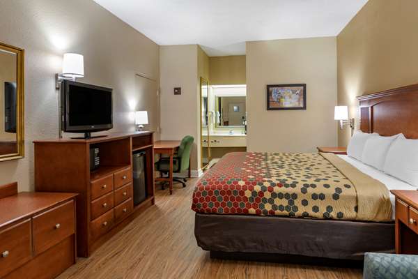  - Econo Lodge Cordele - I-75, Exit 101