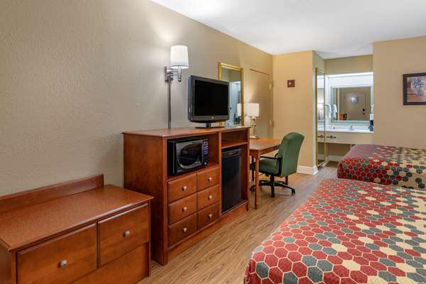  - Econo Lodge Cordele - I-75, Exit 101