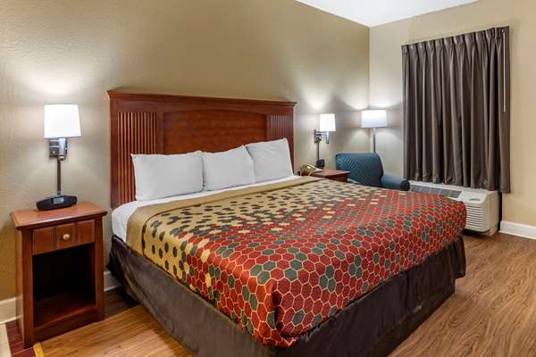 Suite - Econo Lodge Cordele - I-75, Exit 101