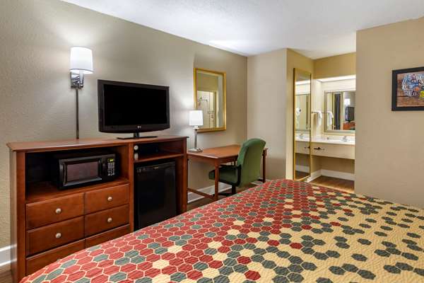  - Econo Lodge Cordele - I-75, Exit 101