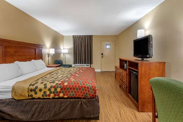  - Econo Lodge Cordele - I-75, Exit 101