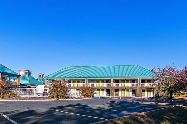 Exterior view - Econo Lodge Americus