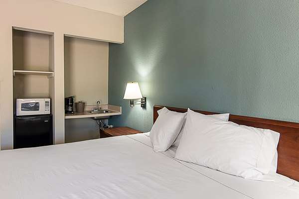  - Econo Lodge Americus