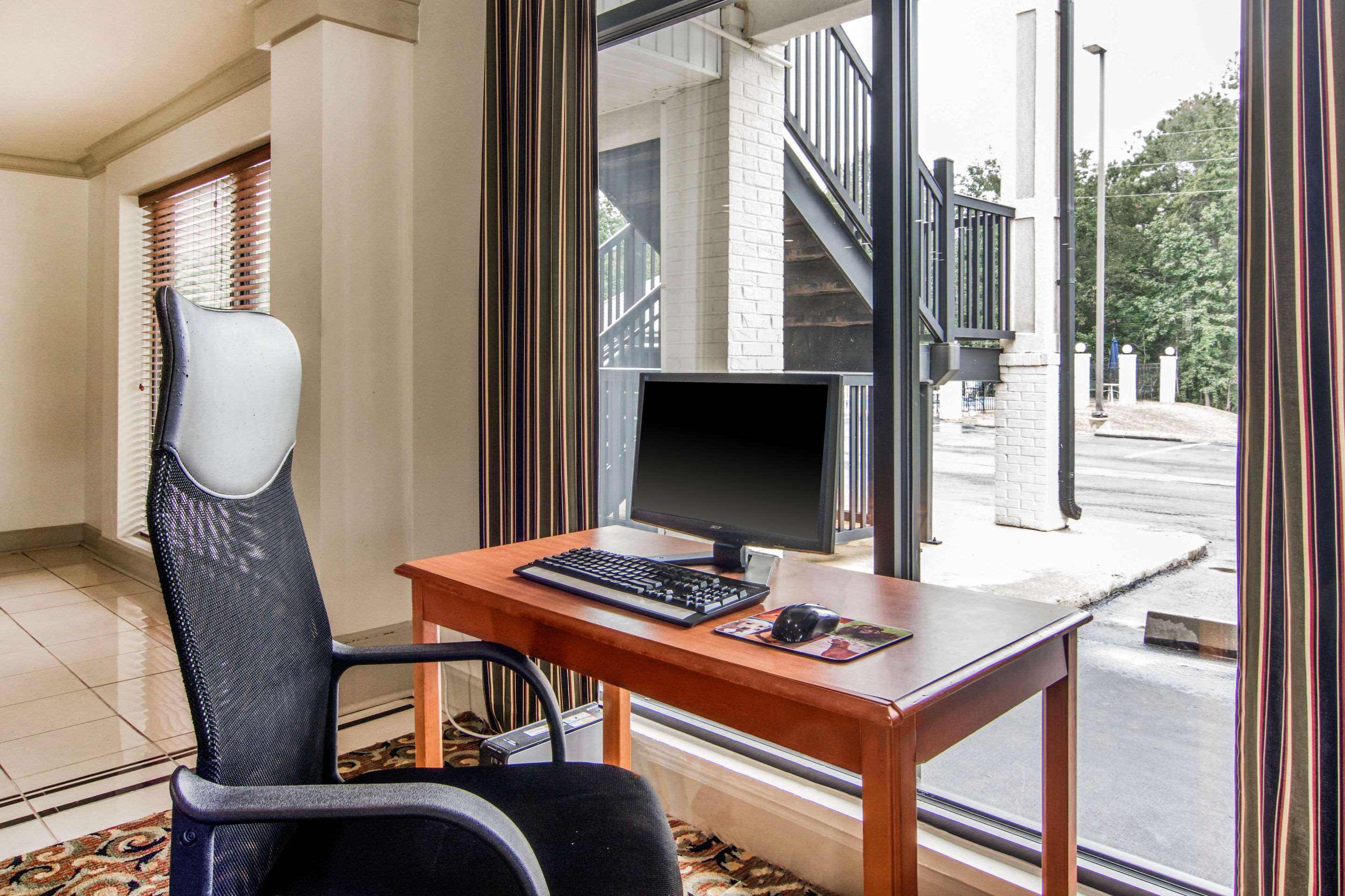 Computer in the lobby | Rodeway Inn La Grange East