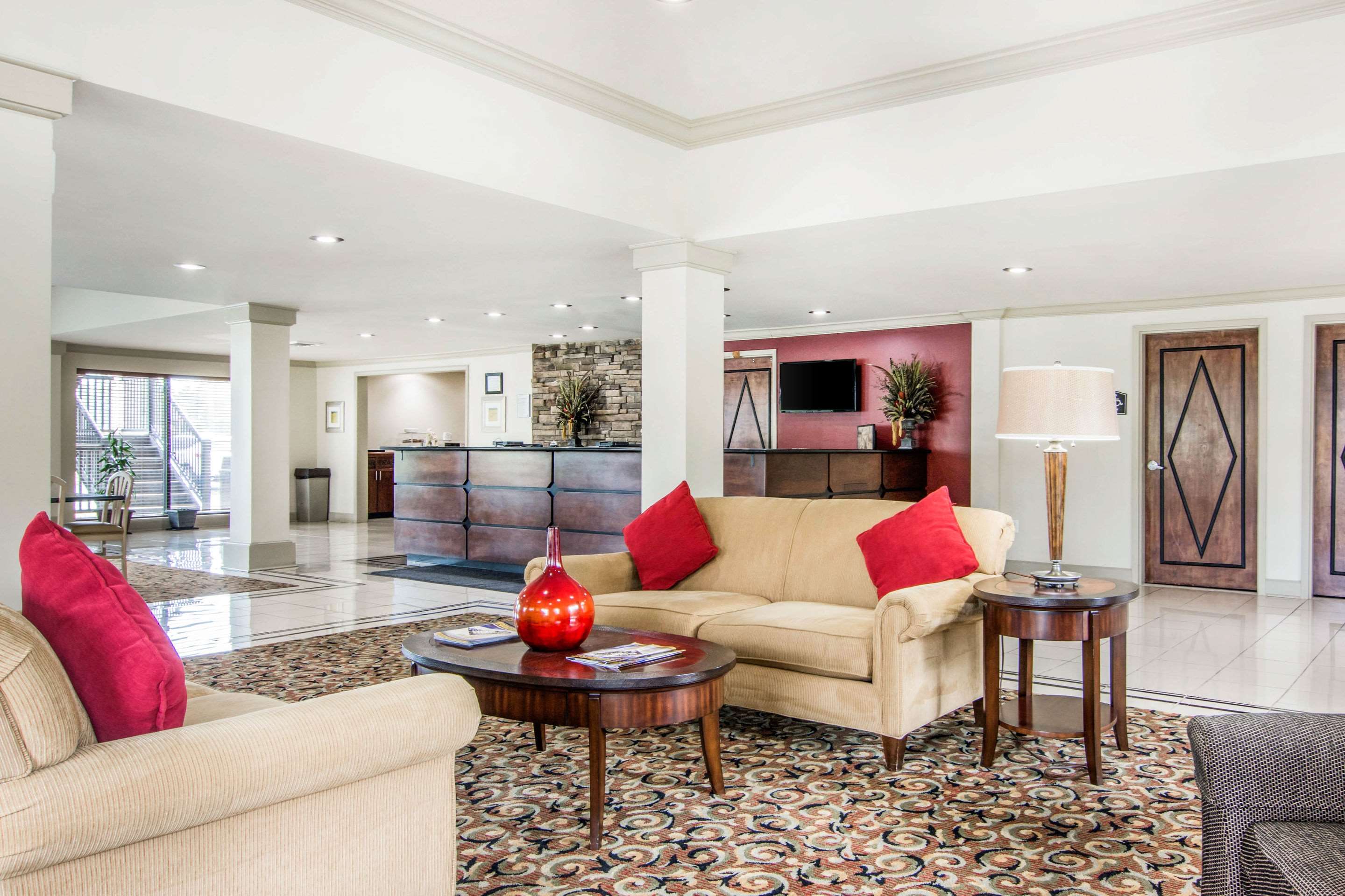 Hotel lobby | Rodeway Inn La Grange East