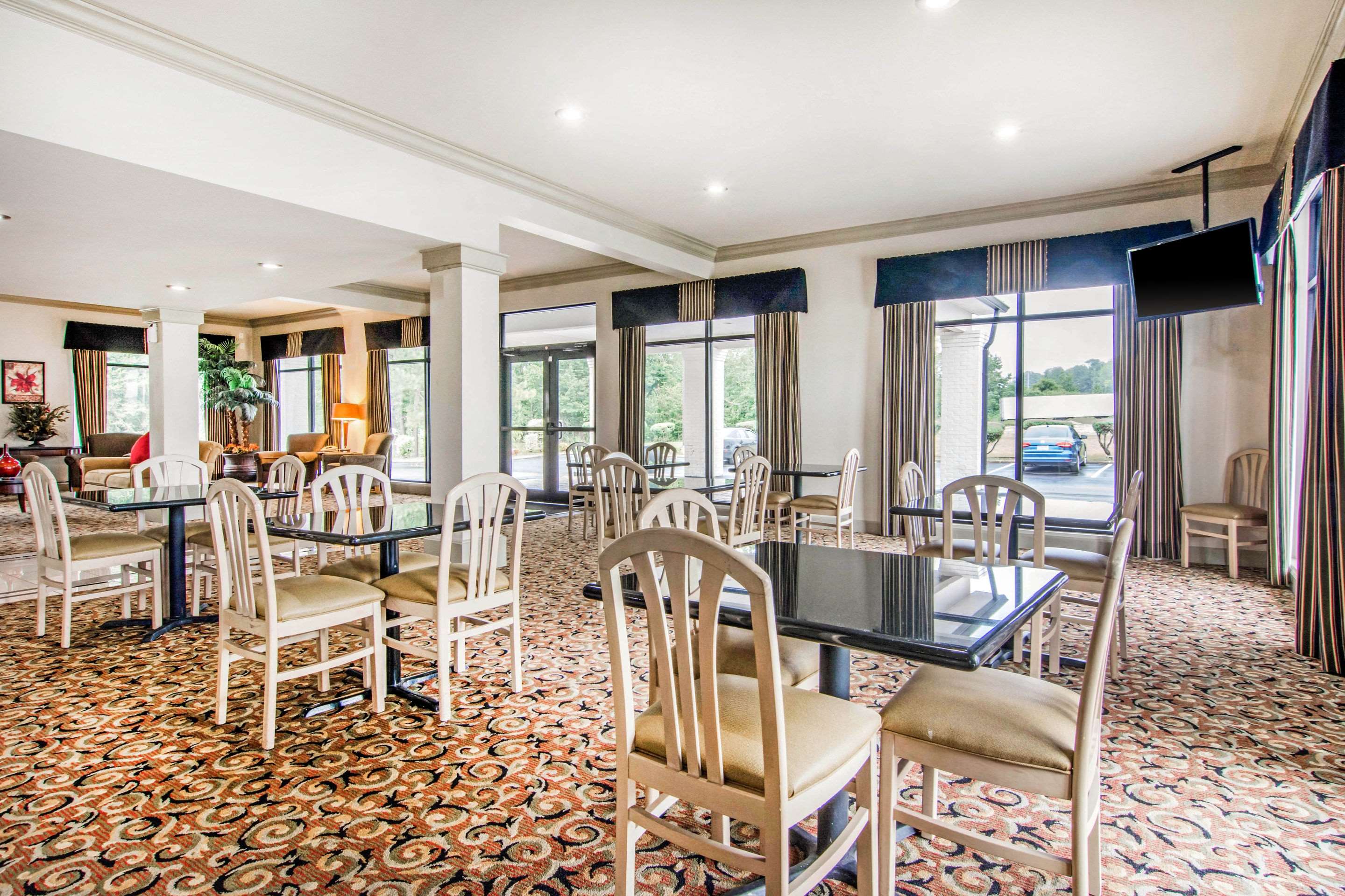Hotel lobby | Rodeway Inn La Grange East