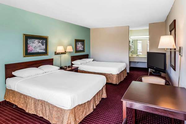  - Econo Lodge Lavonia