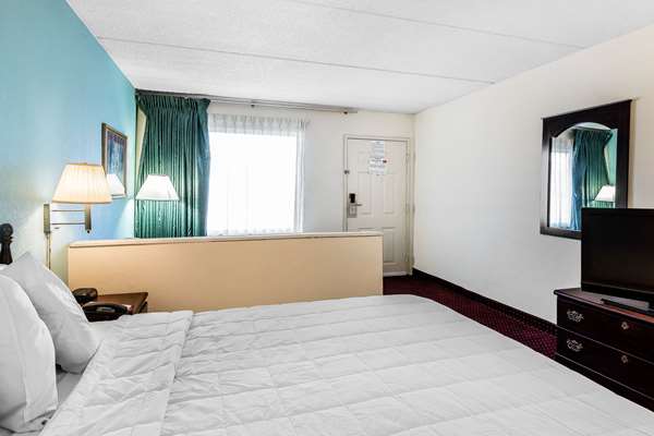  - Econo Lodge Lavonia