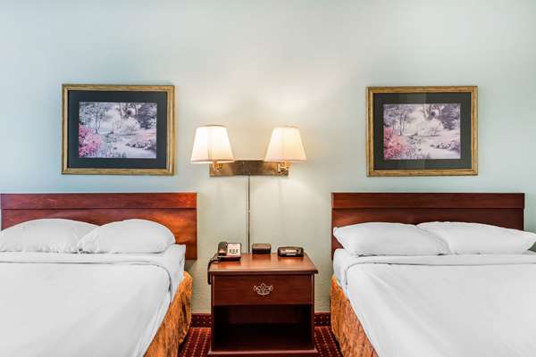  - Econo Lodge Lavonia