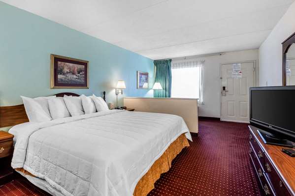  - Econo Lodge Lavonia