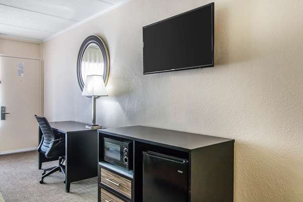 - Quality Inn Hinesville