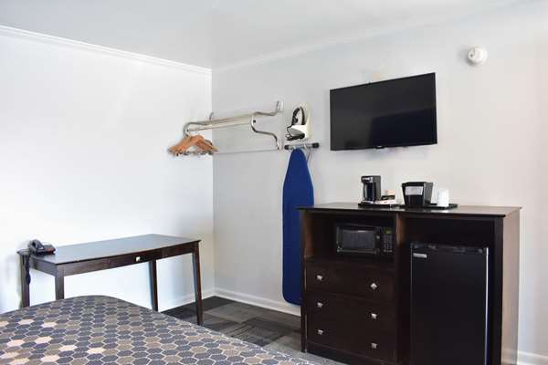  - Rodeway Inn Swainsboro