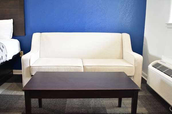  - Rodeway Inn Swainsboro