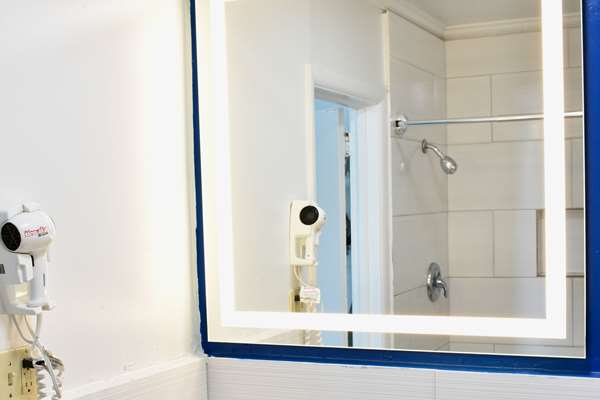  - Rodeway Inn Swainsboro