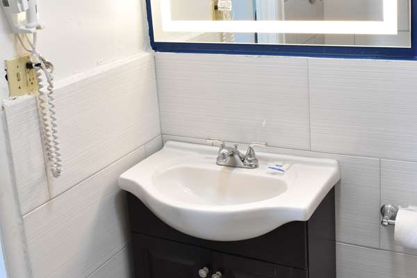  - Rodeway Inn Swainsboro