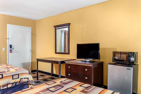  - Econo Lodge Cuthbert