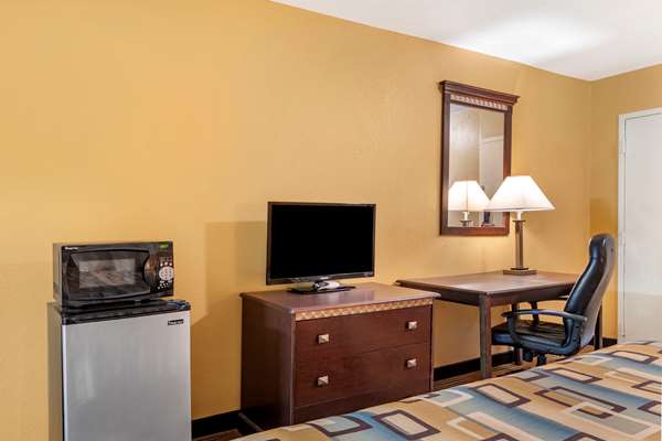  - Econo Lodge Cuthbert