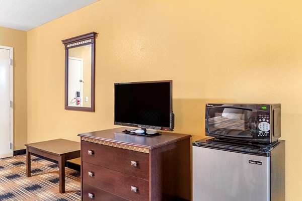  - Econo Lodge Cuthbert