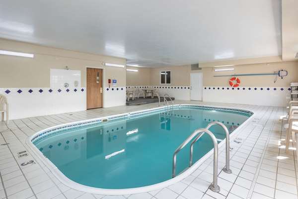Pool - Comfort Inn Muscatine