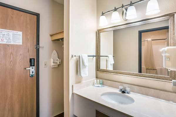  - Quality Inn South Cedar Rapids