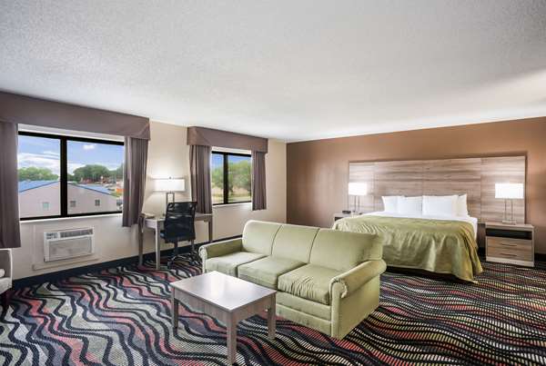 Suite - Quality Inn South Cedar Rapids