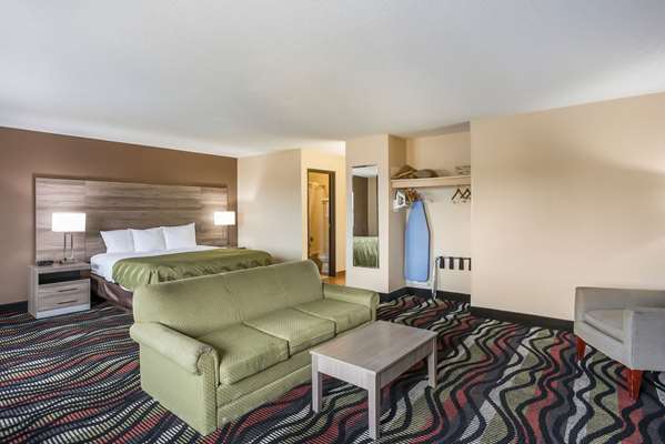 Suite - Quality Inn South Cedar Rapids