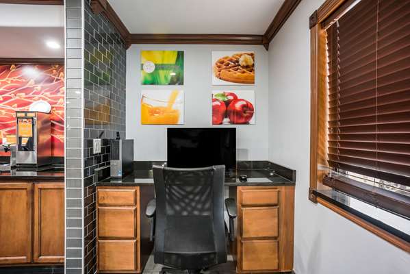 Conference Area - Quality Inn South Cedar Rapids