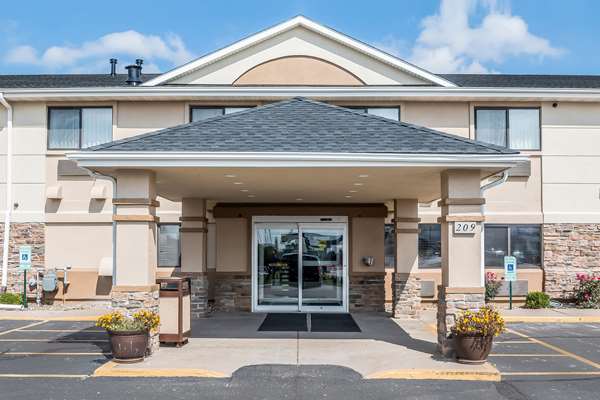Exterior view - Quality Inn Coralville - I-80, Exit 242