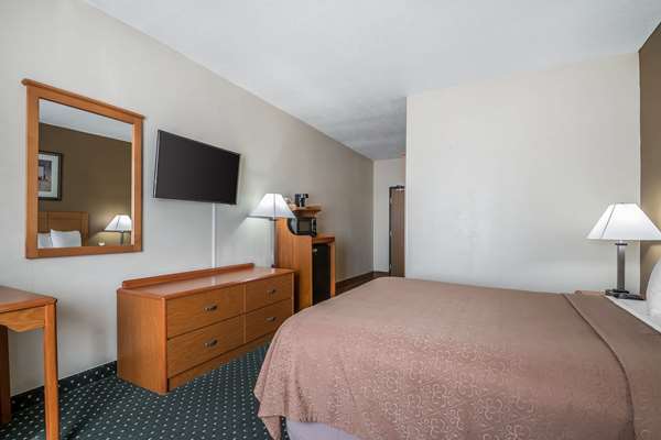  - Quality Inn Coralville - I-80, Exit 242